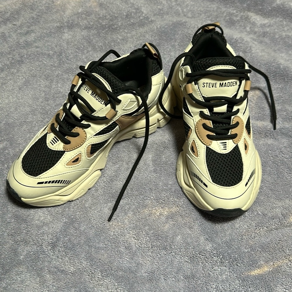 Steve Madden Clydie Chunky Sneakers